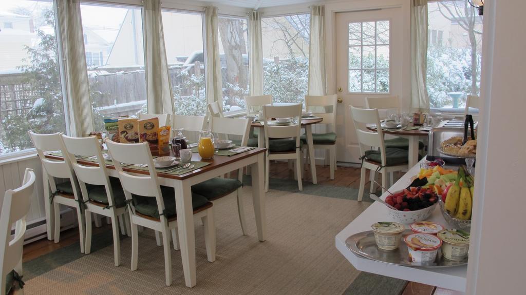 ניובריפורט Clark Currier Inn מראה חיצוני תמונה
