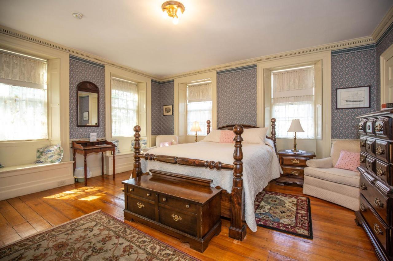 ניובריפורט Clark Currier Inn מראה חיצוני תמונה